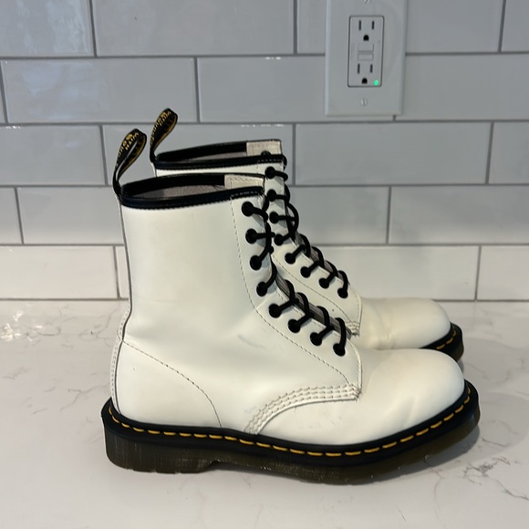 Dr. Marten 1460 Smooth Leather White Boot Women's Size 6 - Picture 4 of 7